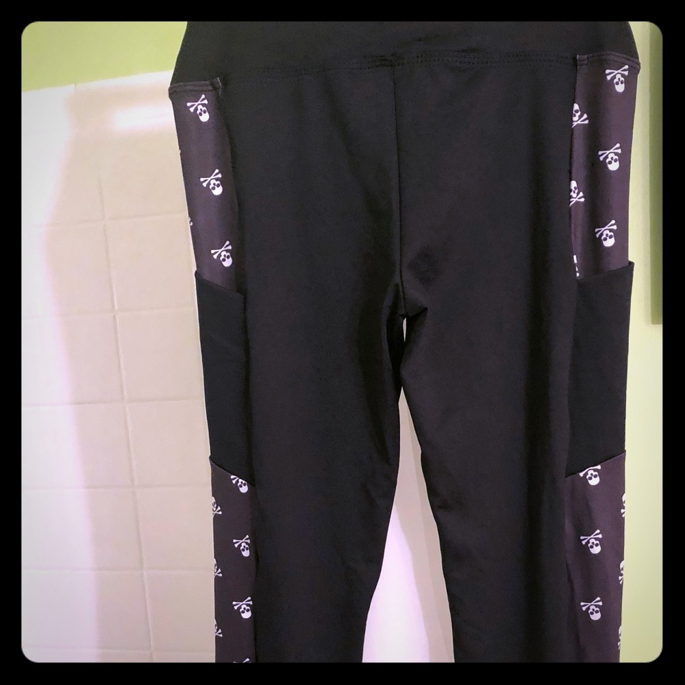 NWOT Faye + Florie Medium Black Athletic Leggings